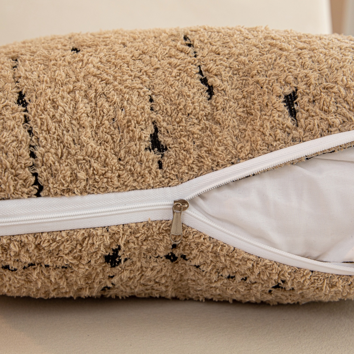 91家纺网 家纺一手货源 找家纺 沐沐家纺 2026新款漫星抱枕 漫星-驼色