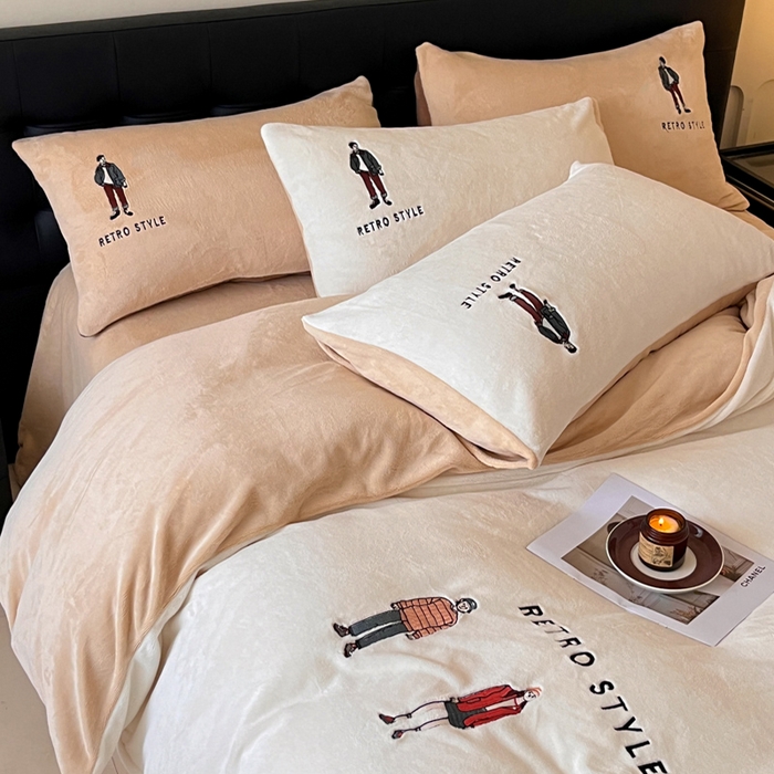 91家纺网 家纺一手货源 找家纺 （总）ONE TWO ONE 121 新品【牛奶绒刺绣四件套】2025毛毯被子四件套单件床单被套床笠珊瑚绒牛奶绒冬被法兰绒兔毛绒男孩Boy