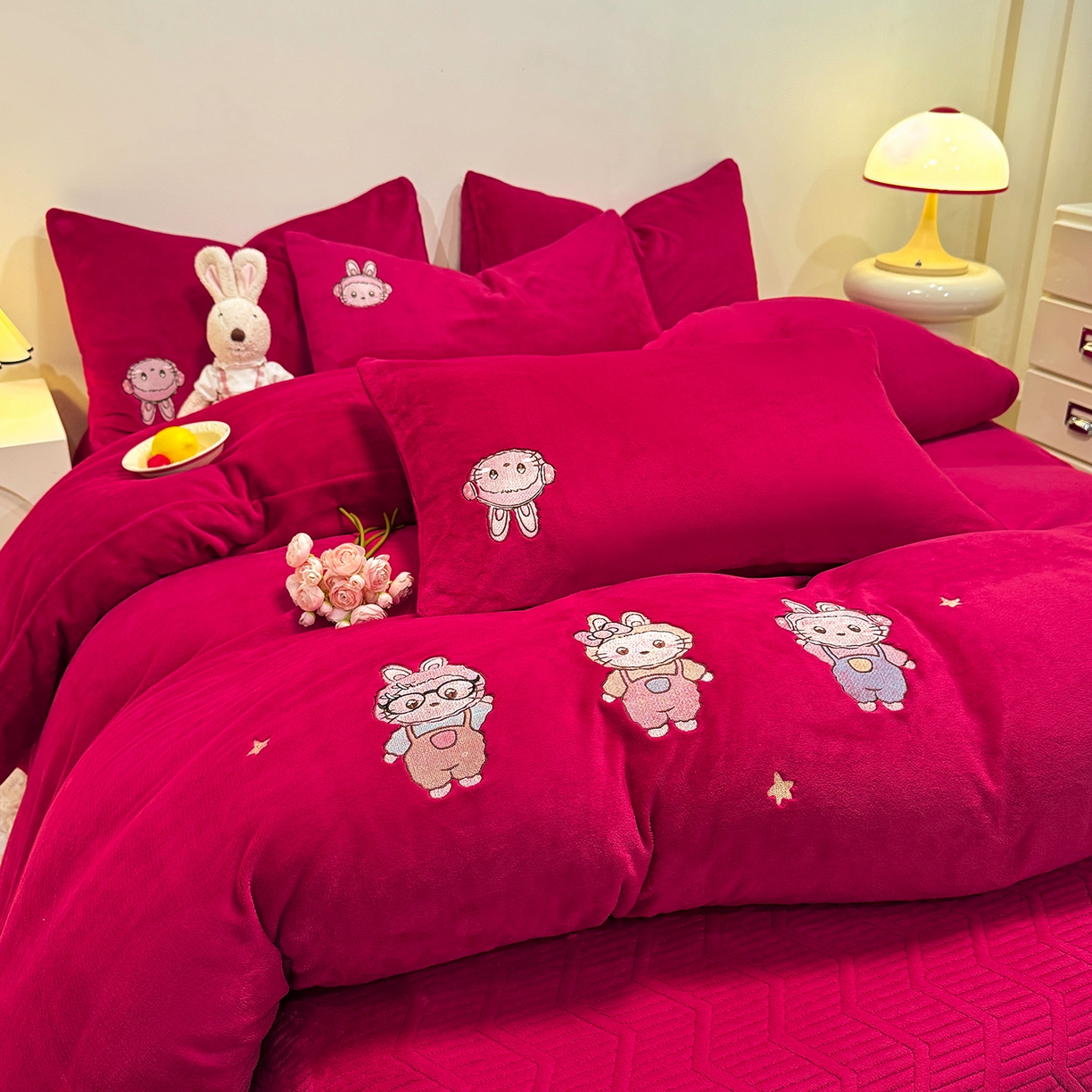 新方向 2025年 全消光A类刺绣牛奶绒四件套-幸运兔 幸运兔-洋酒红