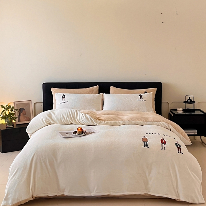 91家纺网 家纺一手货源 找家纺 ONE TWO ONE 121 新品【牛奶绒刺绣四件套】2025毛毯被子四件套单件床单被套床笠珊瑚绒牛奶绒冬被法兰绒兔毛绒男孩Boy Boy-白咖