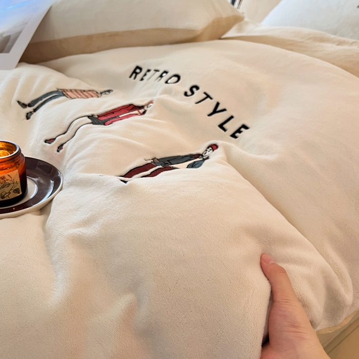 91家纺网 家纺一手货源 找家纺 ONE TWO ONE 121 新品【牛奶绒刺绣四件套】2025毛毯被子四件套单件床单被套床笠珊瑚绒牛奶绒冬被法兰绒兔毛绒男孩Boy Boy-白咖