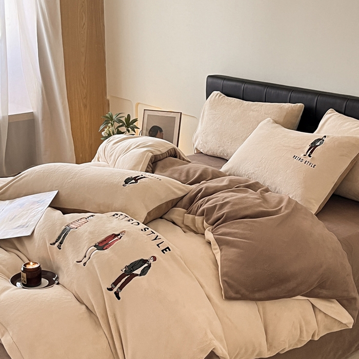 91家纺网 家纺一手货源 找家纺 ONE TWO ONE 121 新品【牛奶绒刺绣四件套】2025毛毯被子四件套单件床单被套床笠珊瑚绒牛奶绒冬被法兰绒兔毛绒男孩Boy Boy-复古咖