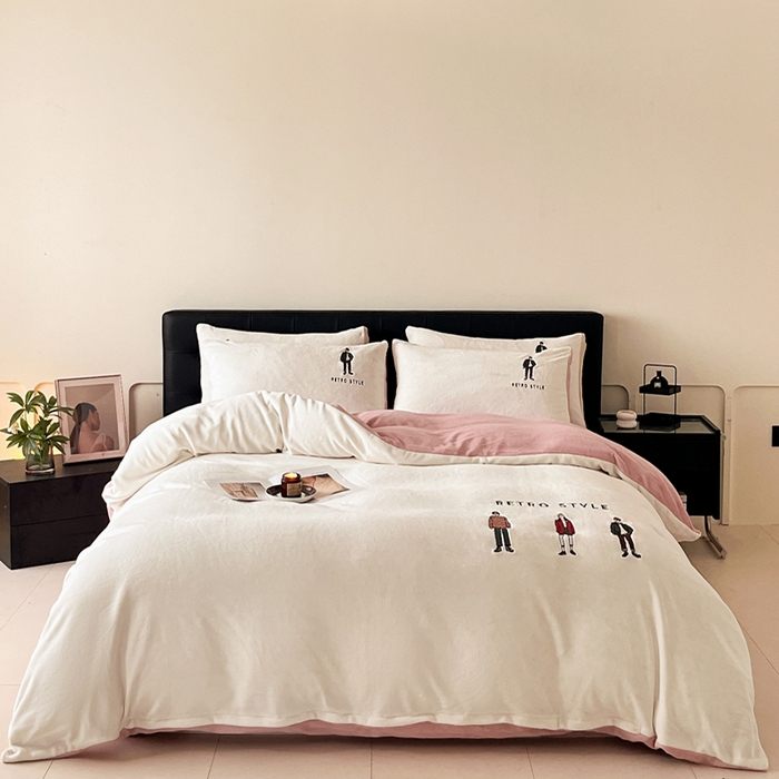 91家纺网 家纺一手货源 找家纺 ONE TWO ONE 121 新品【牛奶绒刺绣四件套】2025毛毯被子四件套单件床单被套床笠珊瑚绒牛奶绒冬被法兰绒兔毛绒男孩Boy Boy-橘粉