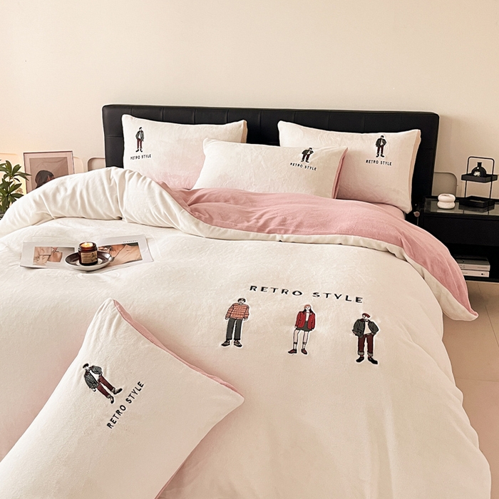 91家纺网 家纺一手货源 找家纺 ONE TWO ONE 121 新品【牛奶绒刺绣四件套】2025毛毯被子四件套单件床单被套床笠珊瑚绒牛奶绒冬被法兰绒兔毛绒男孩Boy Boy-橘粉