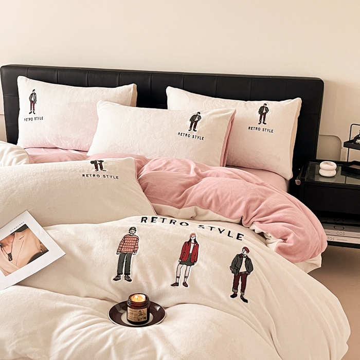 91家纺网 家纺一手货源 找家纺 ONE TWO ONE 121 新品【牛奶绒刺绣四件套】2025毛毯被子四件套单件床单被套床笠珊瑚绒牛奶绒冬被法兰绒兔毛绒男孩Boy Boy-橘粉