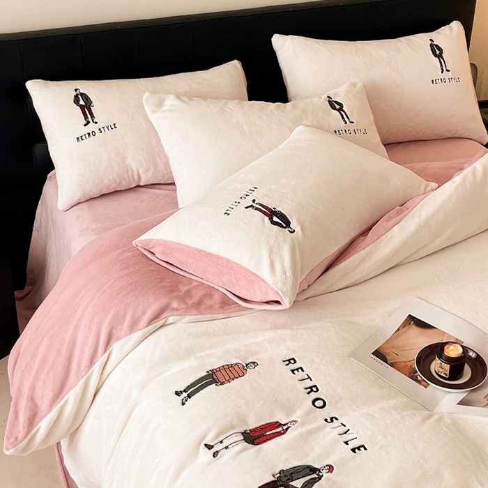 91家纺网 家纺一手货源 找家纺 ONE TWO ONE 121 新品【牛奶绒刺绣四件套】2025毛毯被子四件套单件床单被套床笠珊瑚绒牛奶绒冬被法兰绒兔毛绒男孩Boy Boy-橘粉