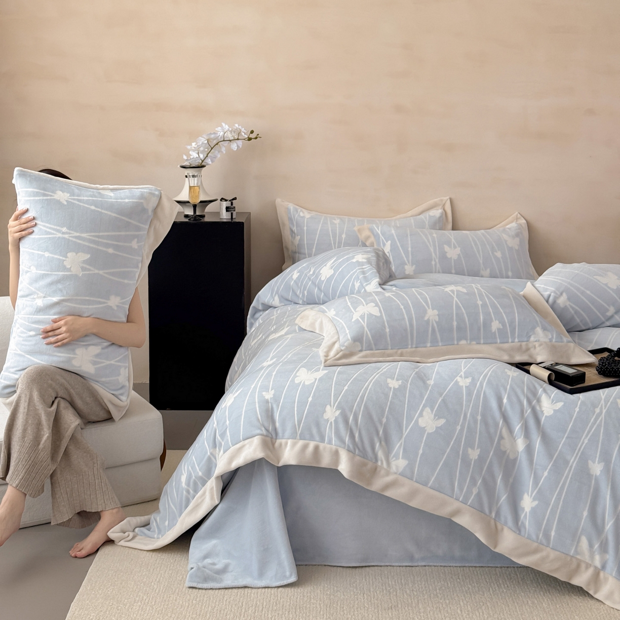 91家纺网 家纺一手货源 找家纺 若未家居 LOVEWE HOUSE 2025新款250克全消光数码印花和雕花大宽边全消光牛奶绒四件套-蝴蝶-薇薇安 蝴蝶-薇薇安 蓝