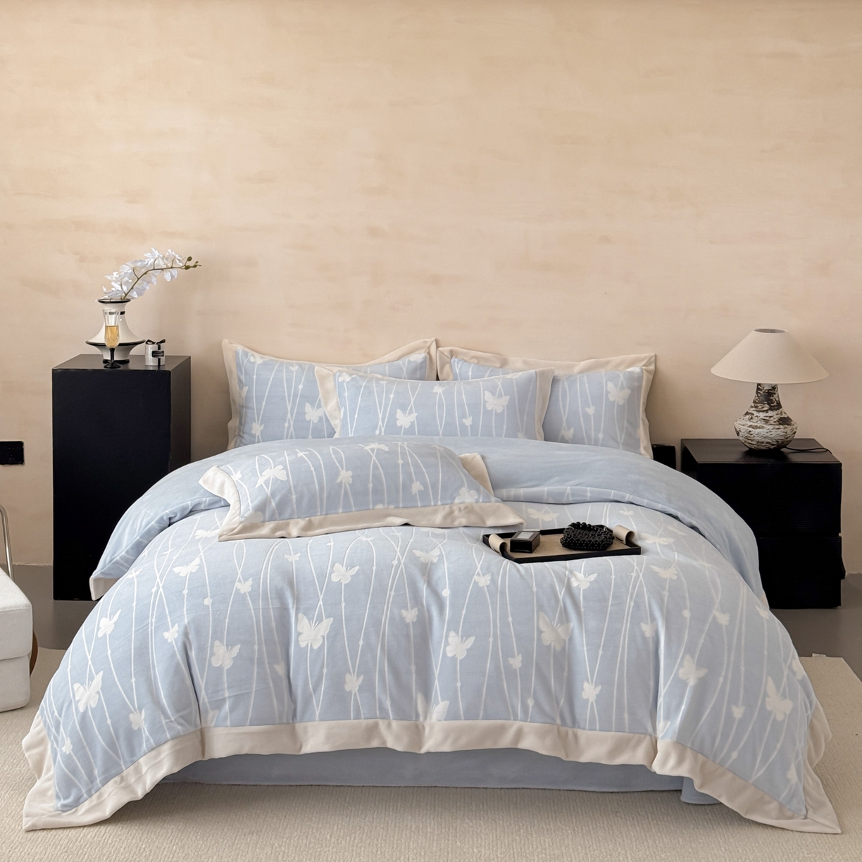 91家纺网 家纺一手货源 找家纺 若未家居 LOVEWE HOUSE 2025新款250克全消光数码印花和雕花大宽边全消光牛奶绒四件套-蝴蝶-薇薇安 蝴蝶-薇薇安 蓝