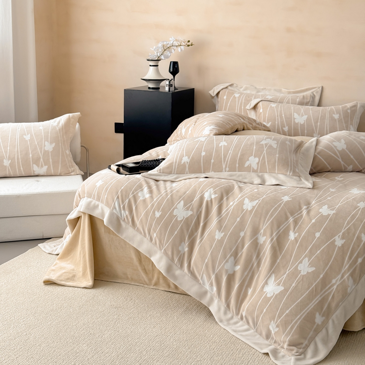 91家纺网 家纺一手货源 找家纺 若未家居 LOVEWE HOUSE 2025新款250克全消光数码印花和雕花大宽边全消光牛奶绒四件套-蝴蝶-薇薇安 蝴蝶-薇薇安 米