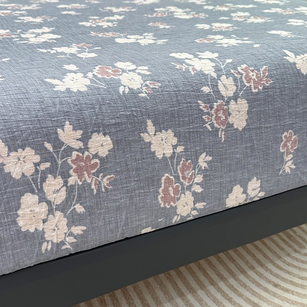 91家纺网 家纺一手货源 找家纺 一比一家纺 2025新款高克重复古原麻床笠 夕颜