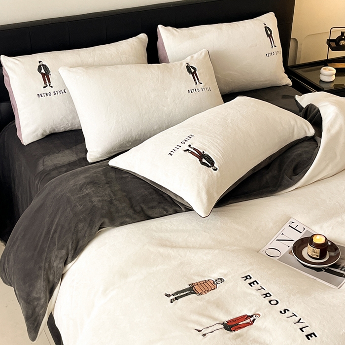 91家纺网 家纺一手货源 找家纺 ONE TWO ONE 121 新品【牛奶绒刺绣四件套】2025毛毯被子四件套单件床单被套床笠珊瑚绒牛奶绒冬被法兰绒兔毛绒男孩Boy Boy-深碳灰