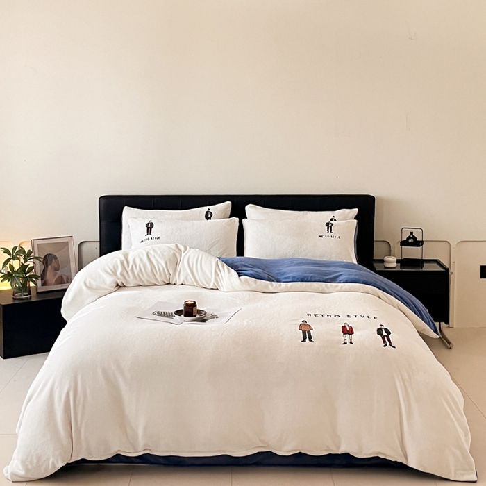 91家纺网 家纺一手货源 找家纺 ONE TWO ONE 121 新品【牛奶绒刺绣四件套】2025毛毯被子四件套单件床单被套床笠珊瑚绒牛奶绒冬被法兰绒兔毛绒男孩Boy Boy-雾霾蓝