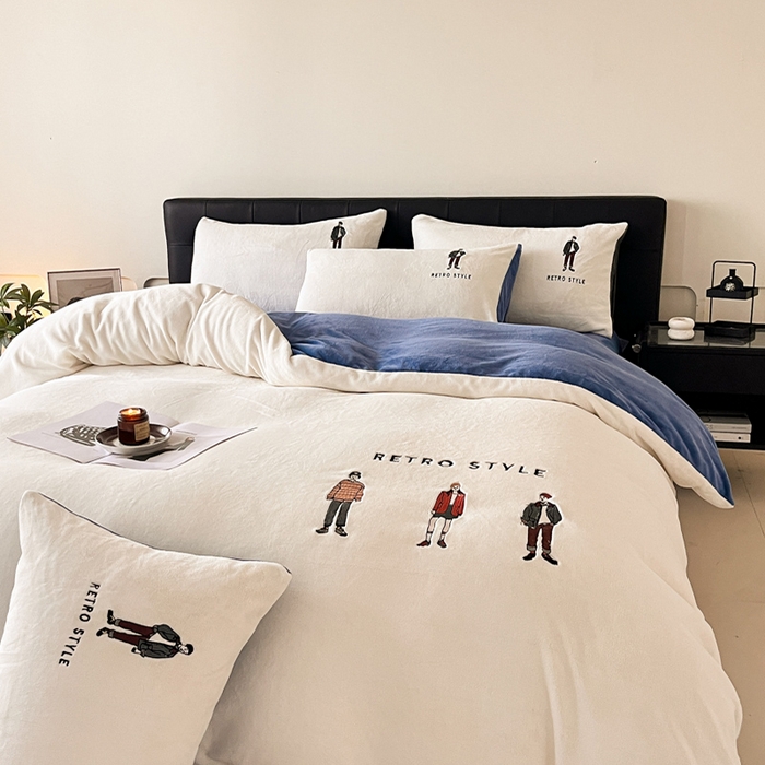 91家纺网 家纺一手货源 找家纺 ONE TWO ONE 121 新品【牛奶绒刺绣四件套】2025毛毯被子四件套单件床单被套床笠珊瑚绒牛奶绒冬被法兰绒兔毛绒男孩Boy Boy-雾霾蓝