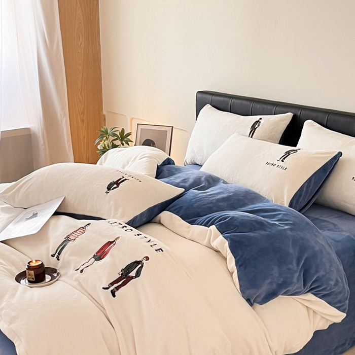 91家纺网 家纺一手货源 找家纺 ONE TWO ONE 121 新品【牛奶绒刺绣四件套】2025毛毯被子四件套单件床单被套床笠珊瑚绒牛奶绒冬被法兰绒兔毛绒男孩Boy Boy-雾霾蓝