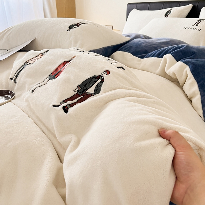 91家纺网 家纺一手货源 找家纺 ONE TWO ONE 121 新品【牛奶绒刺绣四件套】2025毛毯被子四件套单件床单被套床笠珊瑚绒牛奶绒冬被法兰绒兔毛绒男孩Boy Boy-雾霾蓝