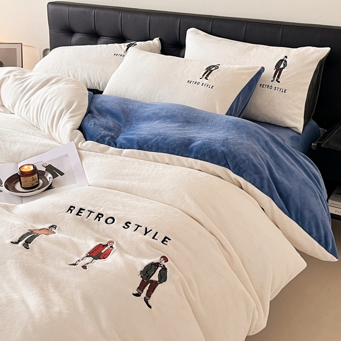 91家纺网 家纺一手货源 找家纺 ONE TWO ONE 121 新品【牛奶绒刺绣四件套】2025毛毯被子四件套单件床单被套床笠珊瑚绒牛奶绒冬被法兰绒兔毛绒男孩Boy Boy-雾霾蓝