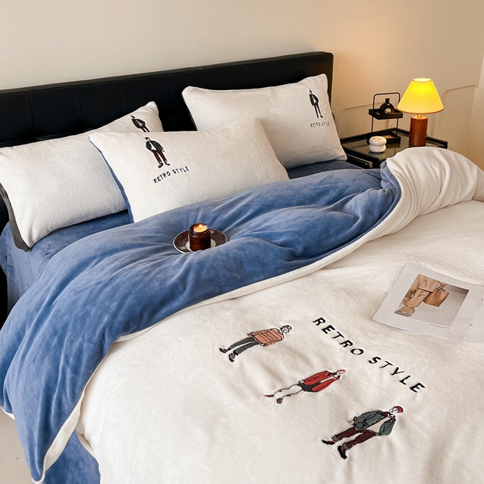 91家纺网 家纺一手货源 找家纺 ONE TWO ONE 121 新品【牛奶绒刺绣四件套】2025毛毯被子四件套单件床单被套床笠珊瑚绒牛奶绒冬被法兰绒兔毛绒男孩Boy Boy-雾霾蓝