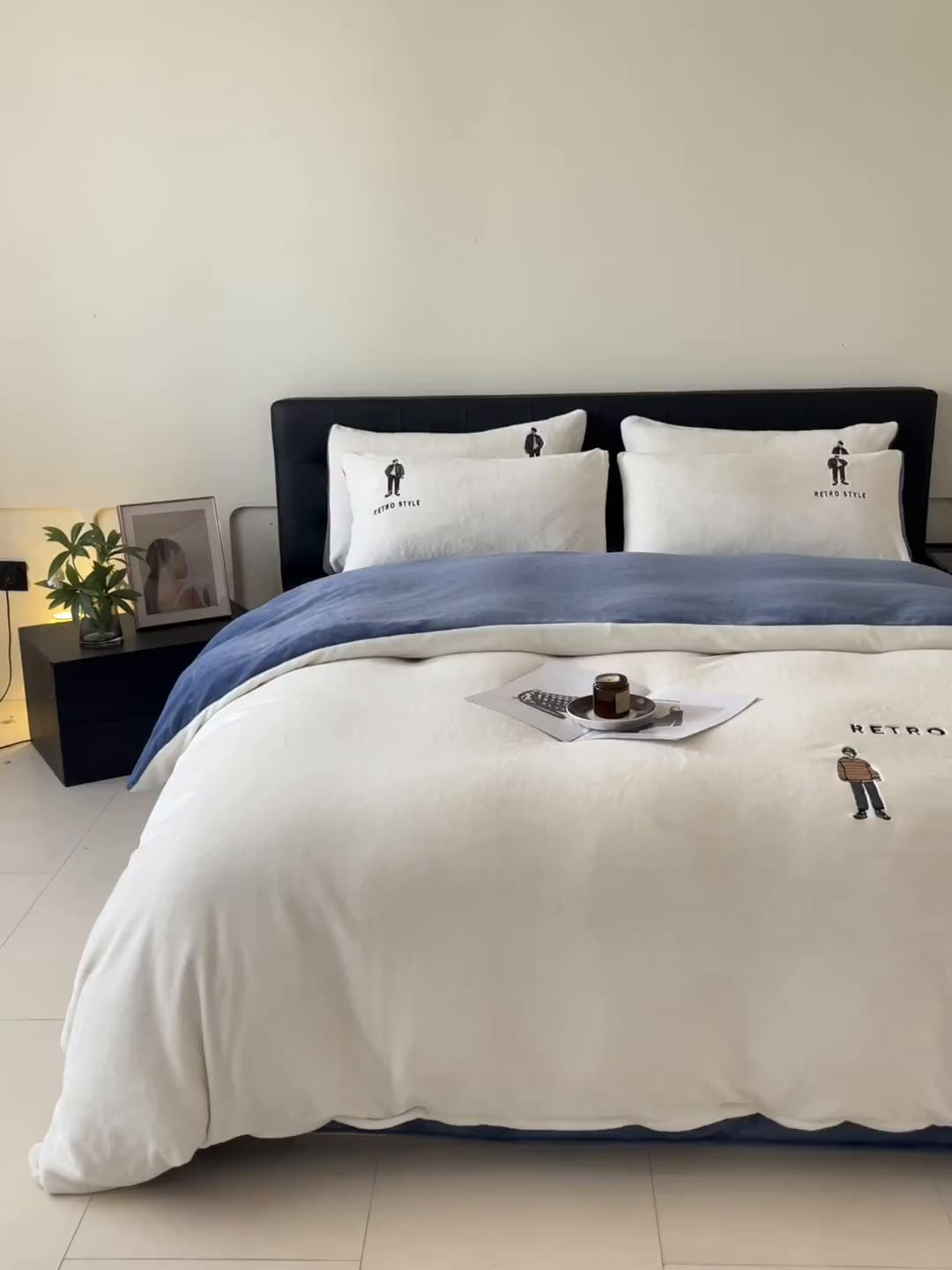 91家纺网 家纺一手货源 找家纺 ONE TWO ONE 121 新品【牛奶绒刺绣四件套】2025毛毯被子四件套单件床单被套床笠珊瑚绒牛奶绒冬被法兰绒兔毛绒男孩Boy Boy-雾霾蓝