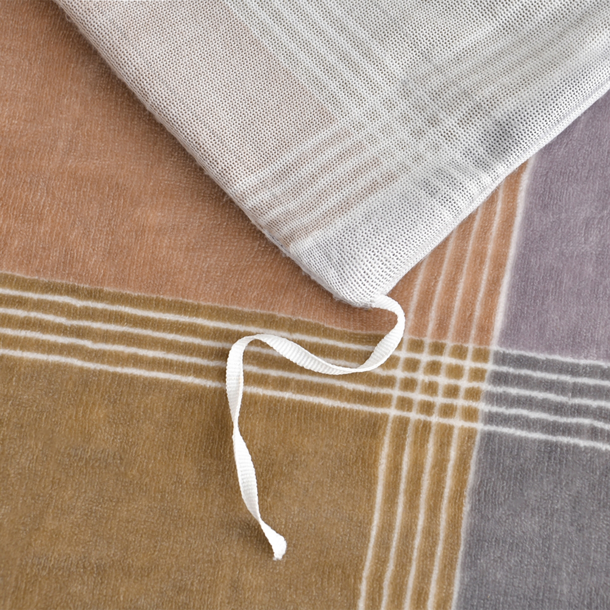 91家纺网 家纺一手货源 找家纺 橘姿家纺 2025新款9-10斤牛奶绒四件套金貂绒四件套 格韵