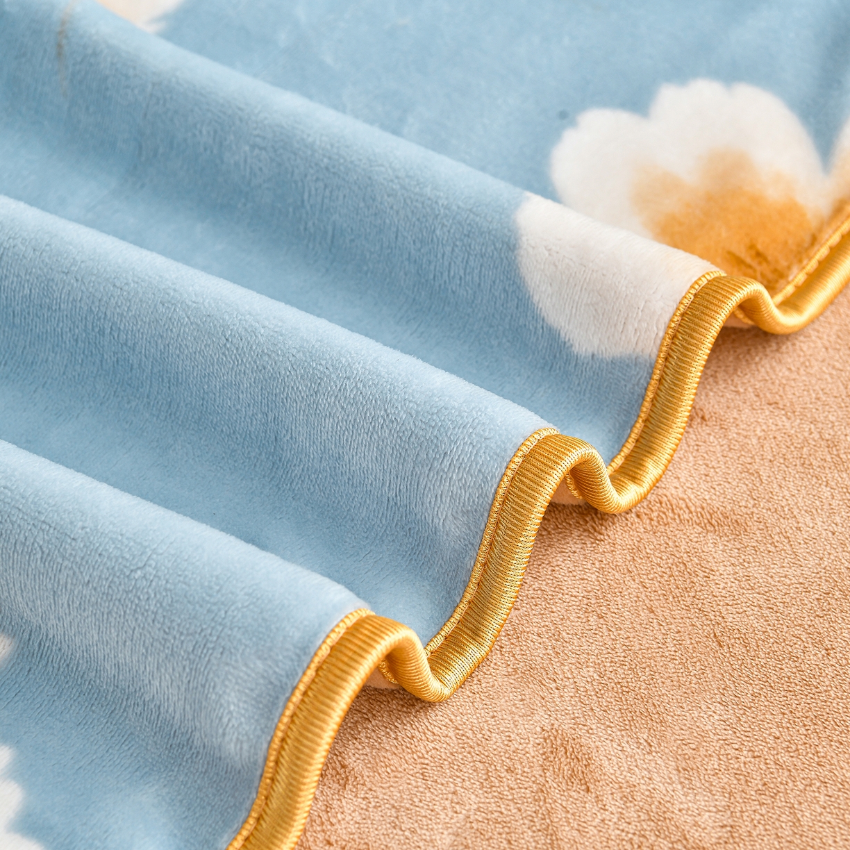 91家纺网 家纺一手货源 找家纺 橘姿家纺 2025新款9-10斤牛奶绒四件套金貂绒四件套 花漾