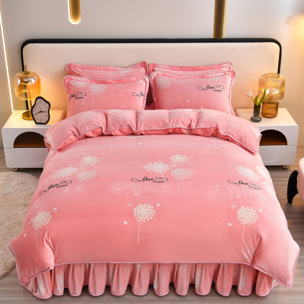 91家纺网 家纺一手货源 找家纺 橘姿家纺 2025新款9-10斤牛奶绒四件套金貂绒四件套 蒲英之恋