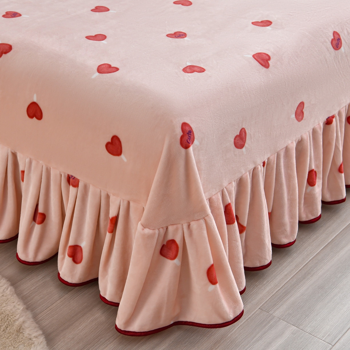 91家纺网 家纺一手货源 找家纺 橘姿家纺 2025新款9-10斤牛奶绒四件套金貂绒四件套 时尚爱心