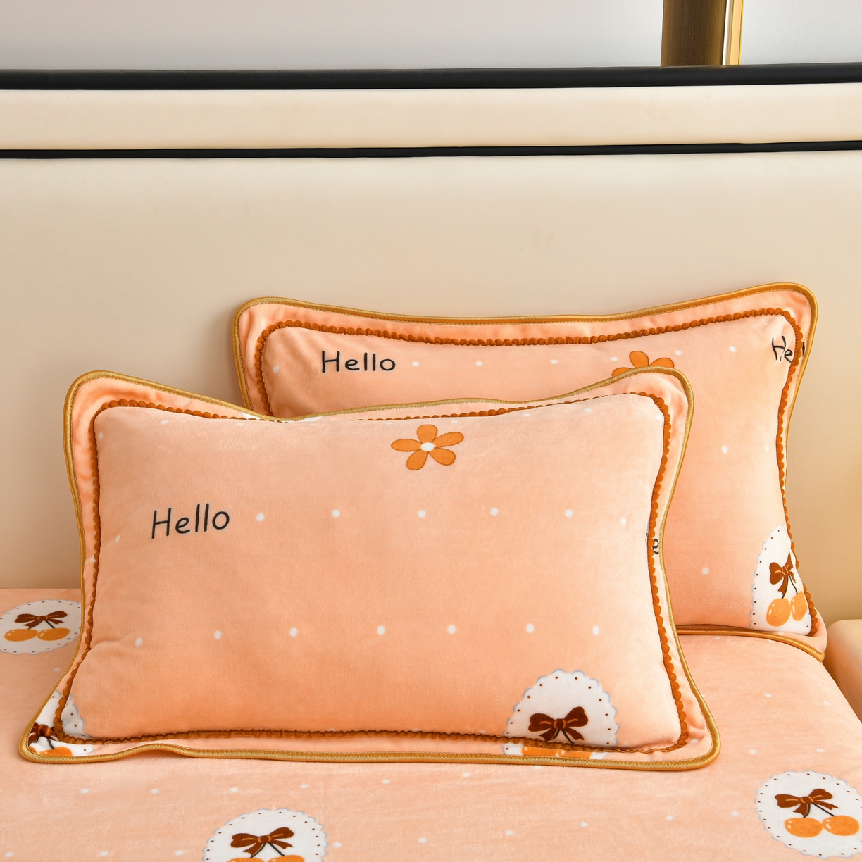 91家纺网 家纺一手货源 找家纺 橘姿家纺 2025新款9-10斤牛奶绒四件套金貂绒四件套 樱之恋