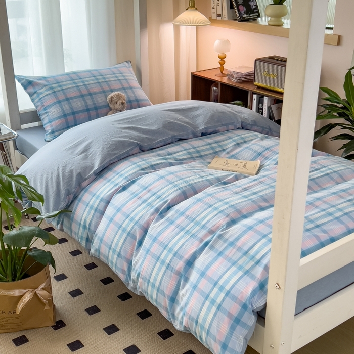 91家纺网 家纺一手货源 找家纺 梵克保罗 2025春夏新品无印风水洗棉学生六件套大礼包三件套枕套被套床单被芯床垫枕芯学生季 英伦蓝