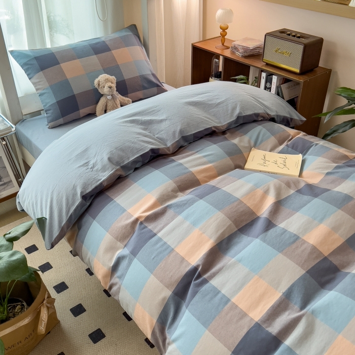 91家纺网 家纺一手货源 找家纺 梵克保罗 2025春夏新品无印风水洗棉学生六件套大礼包三件套枕套被套床单被芯床垫枕芯学生季 炫彩蓝格