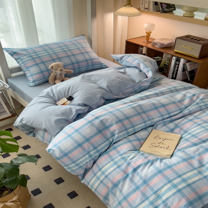 91家纺网 家纺一手货源 找家纺 梵克保罗 2025春夏新品无印风水洗棉学生六件套大礼包三件套枕套被套床单被芯床垫枕芯学生季 英伦蓝