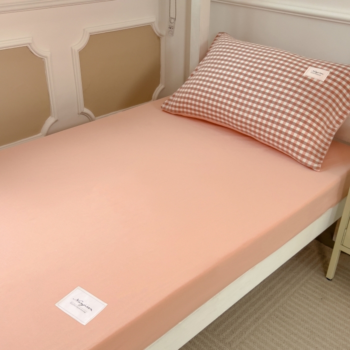 91家纺网 家纺一手货源 找家纺 梵克保罗 2025春夏新品无印风水洗棉学生六件套大礼包三件套枕套被套床单被芯床垫枕芯学生季 玉小格