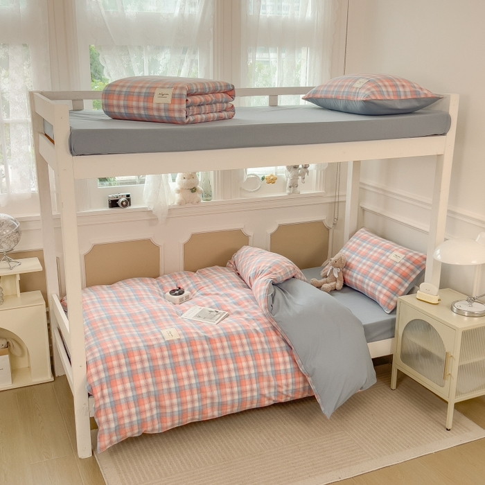 91家纺网 家纺一手货源 找家纺 梵克保罗 2025春夏新品无印风水洗棉学生六件套大礼包三件套枕套被套床单被芯床垫枕芯学生季 炫彩格