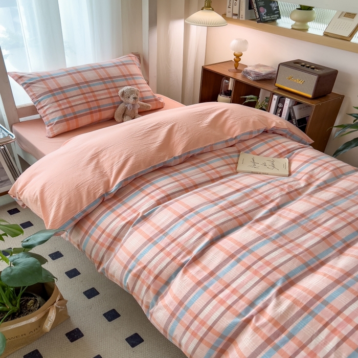 91家纺网 家纺一手货源 找家纺 梵克保罗 2025春夏新品无印风水洗棉学生六件套大礼包三件套枕套被套床单被芯床垫枕芯学生季 英伦粉