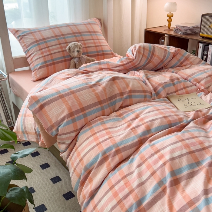 91家纺网 家纺一手货源 找家纺 梵克保罗 2025春夏新品无印风水洗棉学生六件套大礼包三件套枕套被套床单被芯床垫枕芯学生季 英伦粉