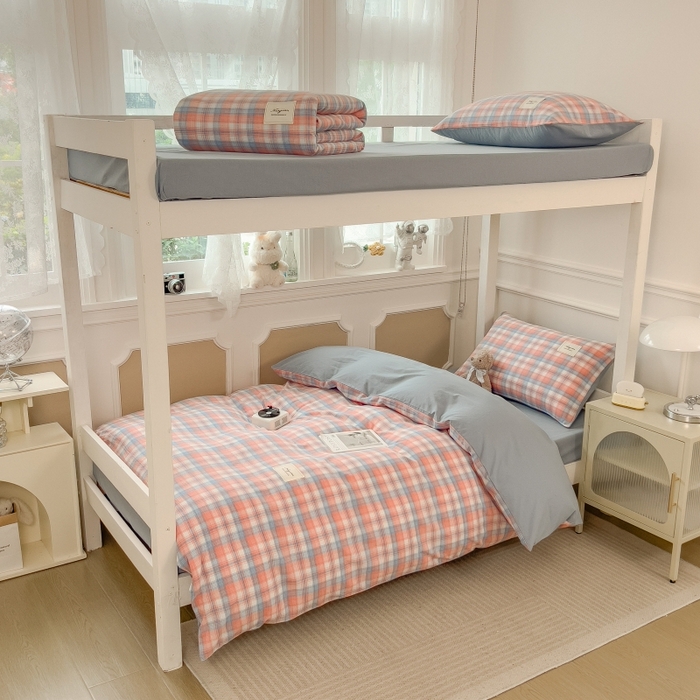 91家纺网 家纺一手货源 找家纺 梵克保罗 2025春夏新品无印风水洗棉学生六件套大礼包三件套枕套被套床单被芯床垫枕芯学生季 炫彩格