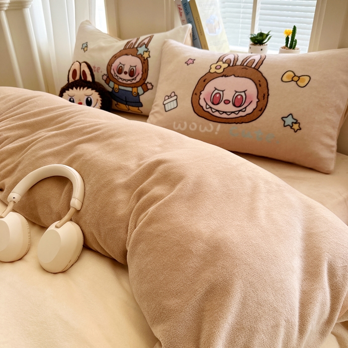 91家纺网 家纺一手货源 找家纺 （总）徕米家居 2025新款卡通毛巾绣绣花牛奶绒四件套