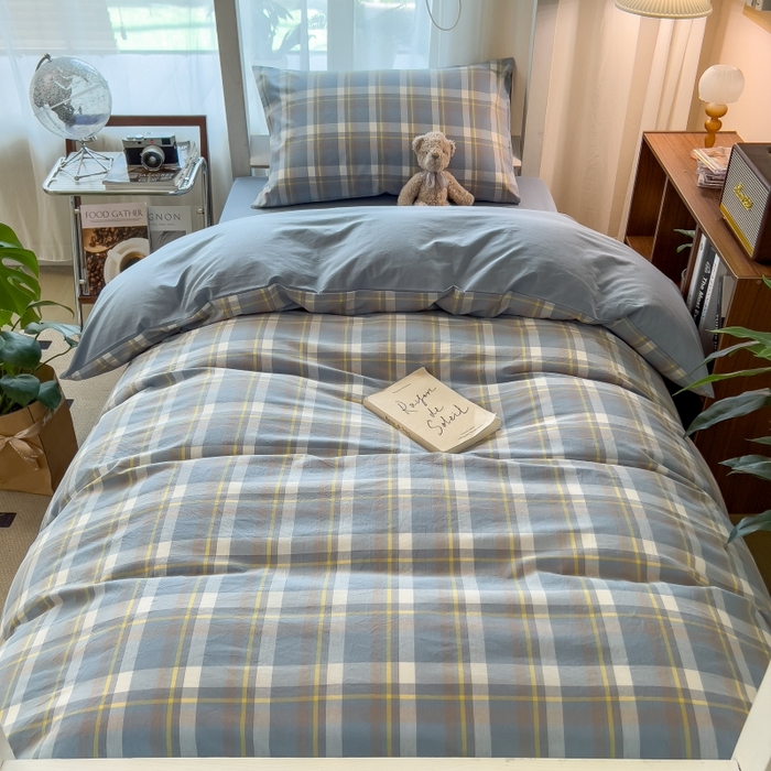 91家纺网 家纺一手货源 找家纺 梵克保罗 2025春夏新品无印风水洗棉学生六件套大礼包三件套枕套被套床单被芯床垫枕芯学生季 天蓝中格