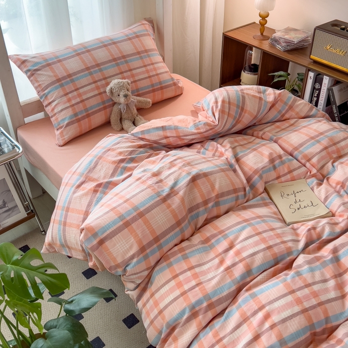 91家纺网 家纺一手货源 找家纺 梵克保罗 2025春夏新品无印风水洗棉学生六件套大礼包三件套枕套被套床单被芯床垫枕芯学生季 英伦粉