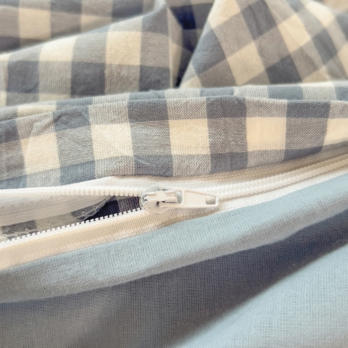 91家纺网 家纺一手货源 找家纺 梵克保罗 2025春夏新品无印风水洗棉学生六件套大礼包三件套枕套被套床单被芯床垫枕芯学生季 天蓝小格