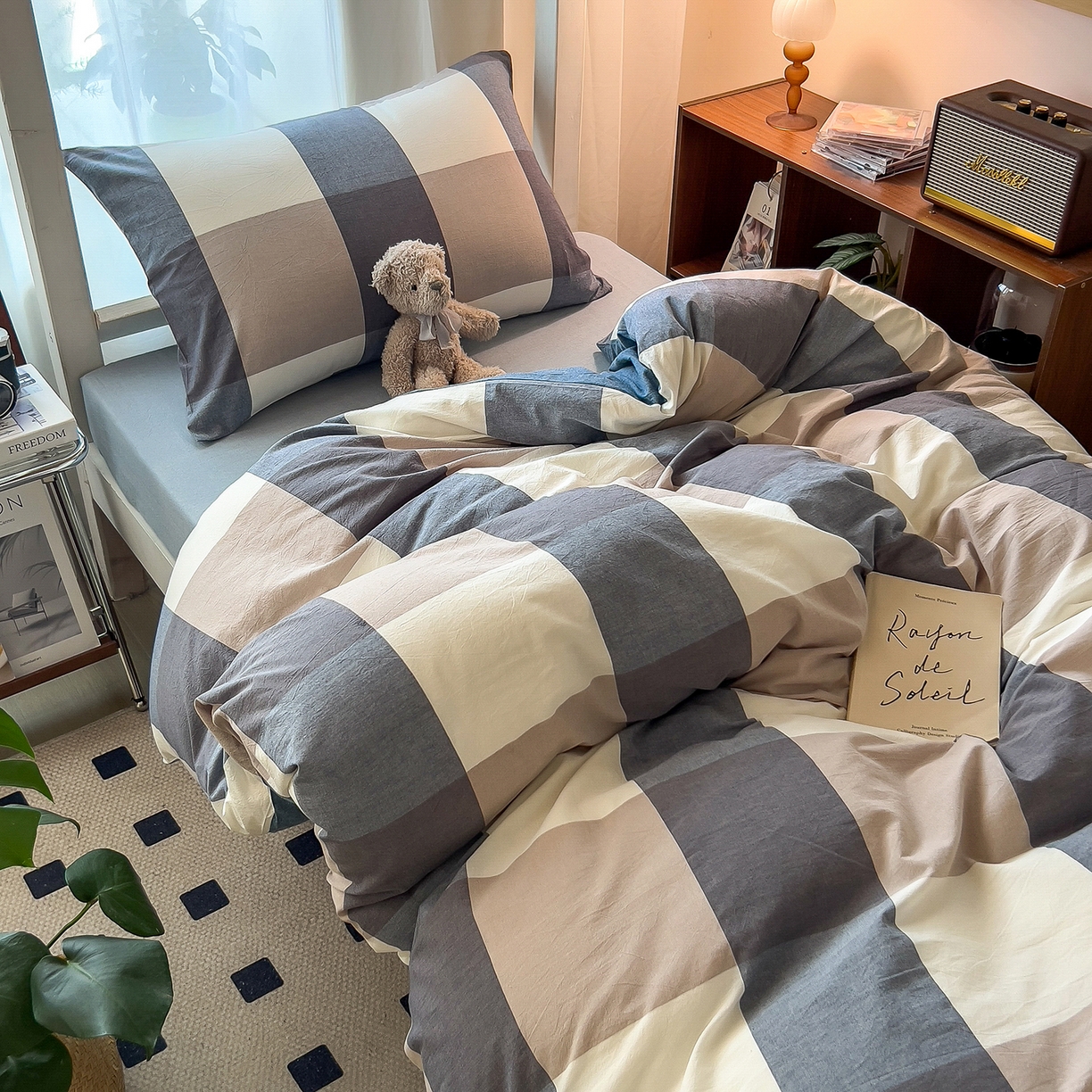 91家纺网 家纺一手货源 找家纺 梵克保罗 2025春夏新品无印风水洗棉学生六件套大礼包三件套枕套被套床单被芯床垫枕芯学生季 深蓝大格