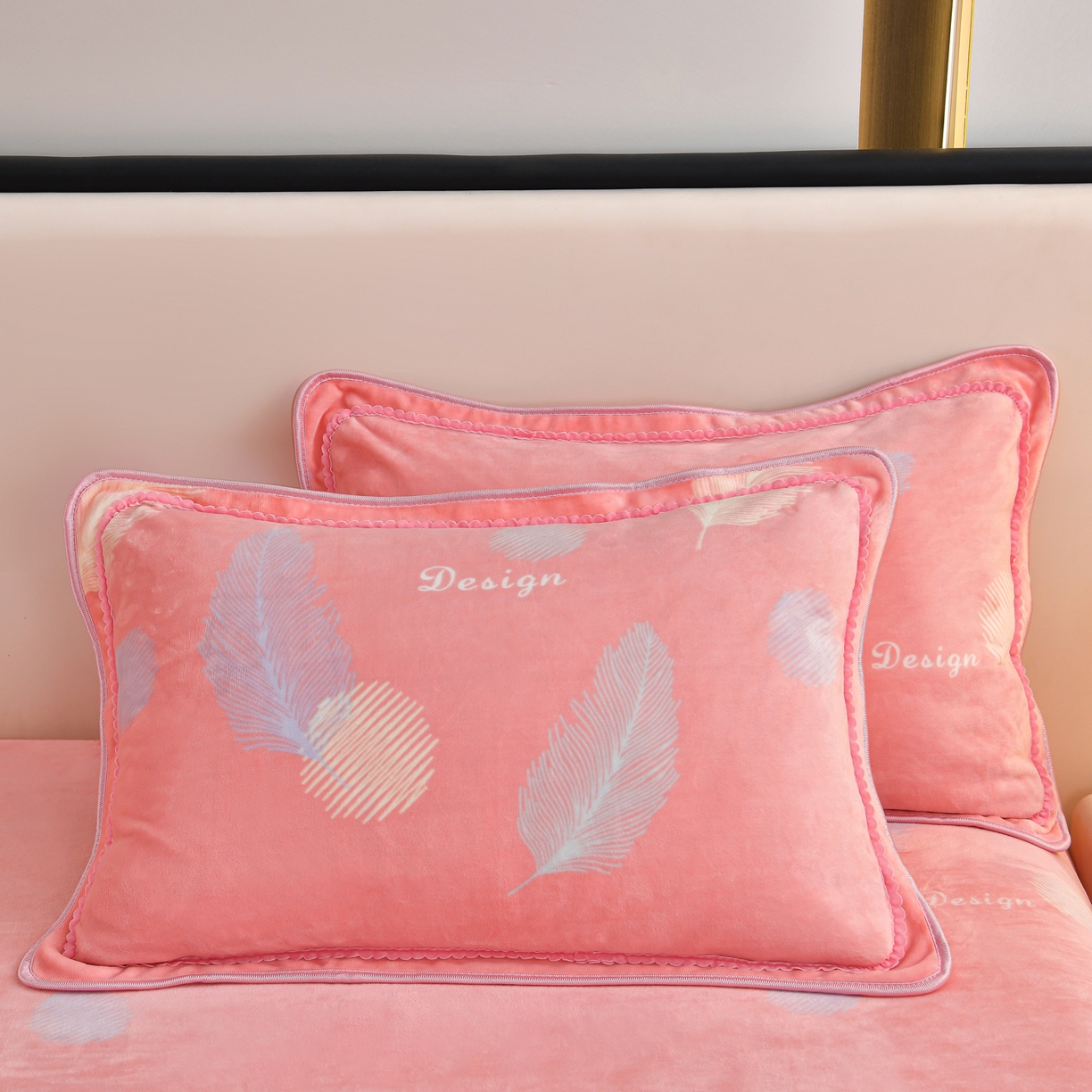 91家纺网 家纺一手货源 找家纺 橘姿家纺 2025新款9-10斤牛奶绒四件套金貂绒四件套 羽之恋