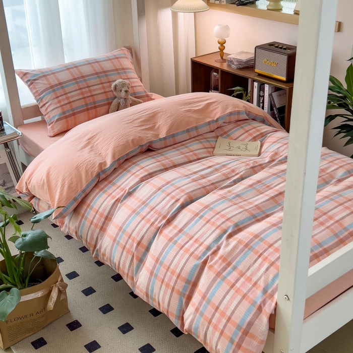 91家纺网 家纺一手货源 找家纺 梵克保罗 2025春夏新品无印风水洗棉学生六件套大礼包三件套枕套被套床单被芯床垫枕芯学生季 英伦粉