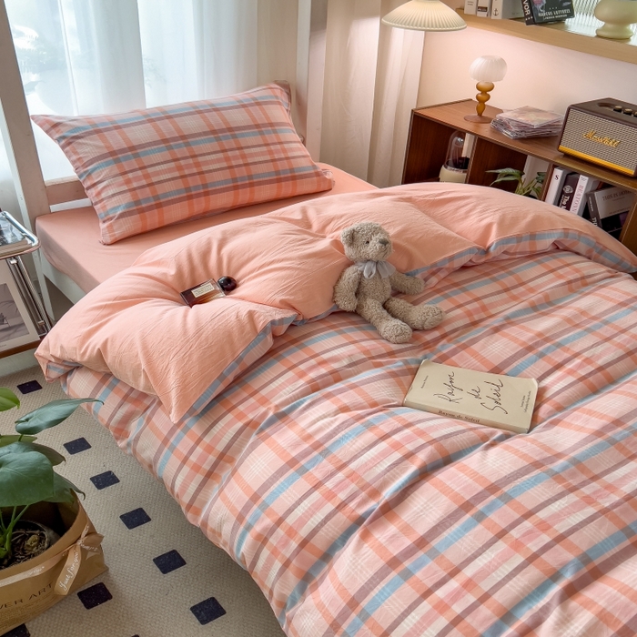 91家纺网 家纺一手货源 找家纺 梵克保罗 2025春夏新品无印风水洗棉学生六件套大礼包三件套枕套被套床单被芯床垫枕芯学生季 英伦粉