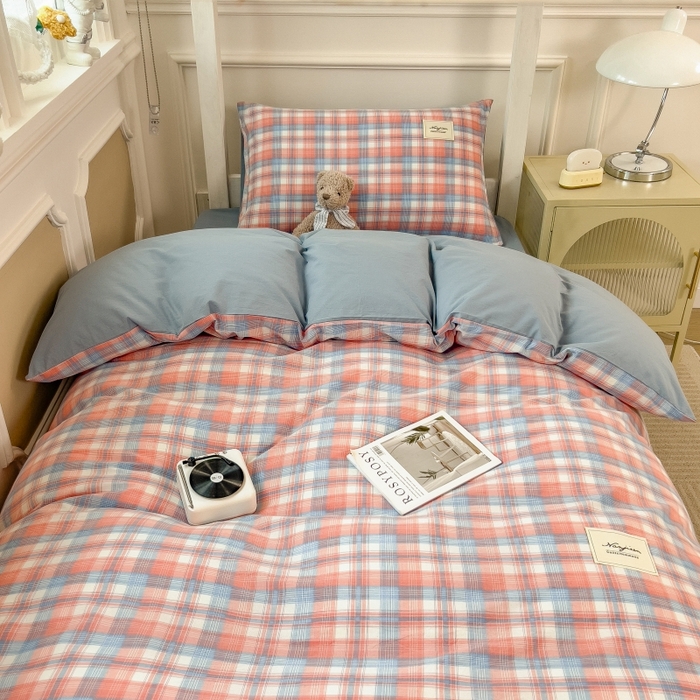 91家纺网 家纺一手货源 找家纺 梵克保罗 2025春夏新品无印风水洗棉学生六件套大礼包三件套枕套被套床单被芯床垫枕芯学生季 炫彩格