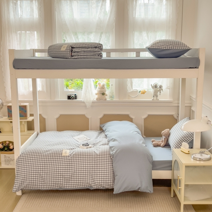 91家纺网 家纺一手货源 找家纺 梵克保罗 2025春夏新品无印风水洗棉学生六件套大礼包三件套枕套被套床单被芯床垫枕芯学生季 天蓝小格