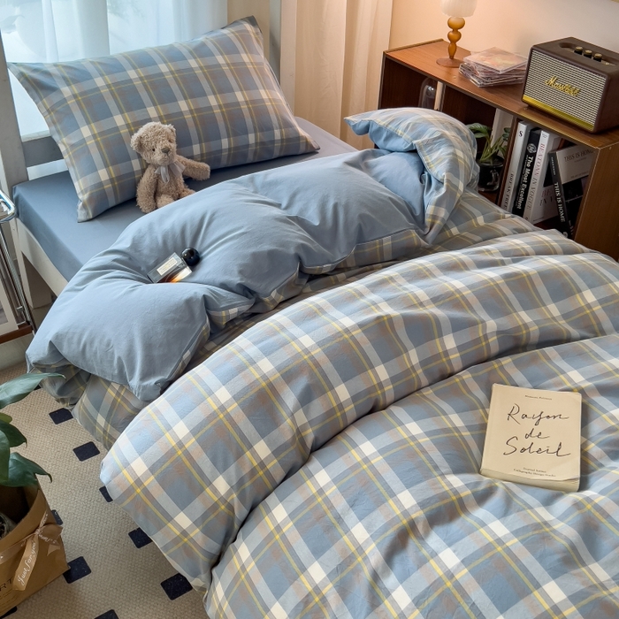 91家纺网 家纺一手货源 找家纺 梵克保罗 2025春夏新品无印风水洗棉学生六件套大礼包三件套枕套被套床单被芯床垫枕芯学生季 天蓝中格