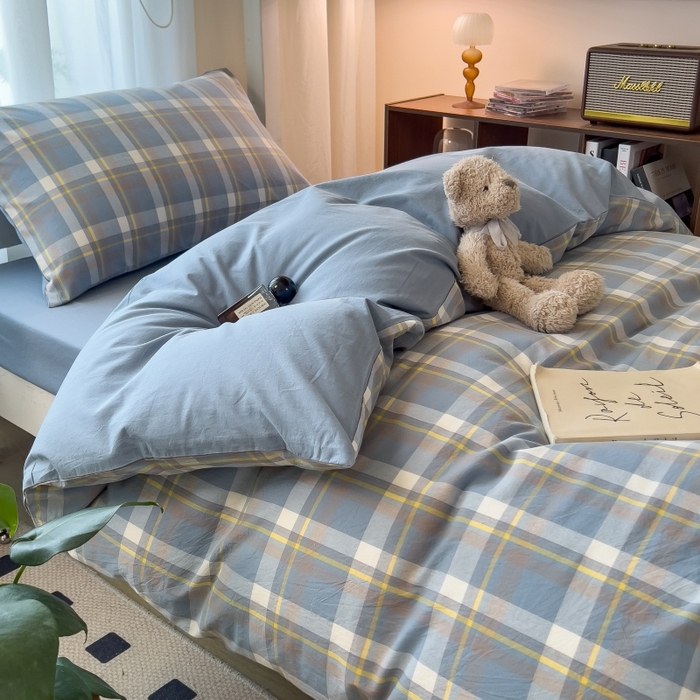 91家纺网 家纺一手货源 找家纺 梵克保罗 2025春夏新品无印风水洗棉学生六件套大礼包三件套枕套被套床单被芯床垫枕芯学生季 天蓝中格