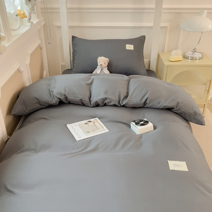 91家纺网 家纺一手货源 找家纺 梵克保罗 2025春夏新品无印风水洗棉学生六件套大礼包三件套枕套被套床单被芯床垫枕芯学生季 低调灰