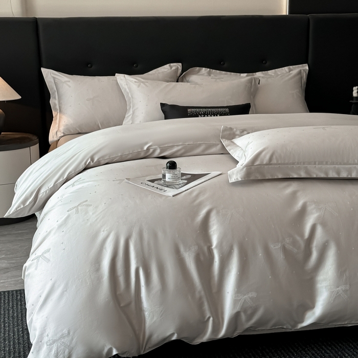 91家纺网 家纺一手货源 找家纺 梵克保罗 2025春夏新品50S长绒棉轻奢提花四件套 婉心-银