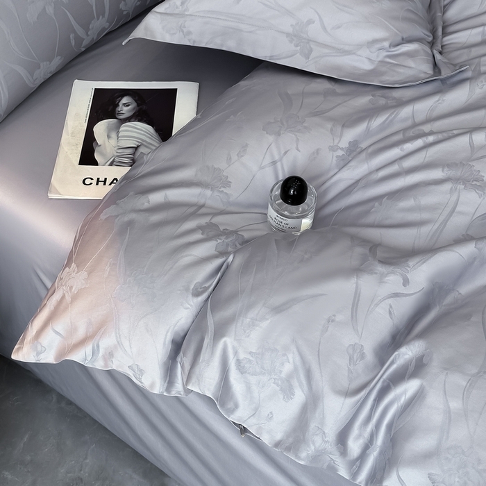 91家纺网 家纺一手货源 找家纺 梵克保罗 2025春夏新品50S长绒棉轻奢提花四件套 柔境-紫